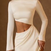 10775-Ivory_Itzela_4_861261ab-52e6-44e3-9e0c-3f5404ea9695.jpg