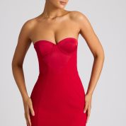 8013-FieryRed_Eliska_3.jpg