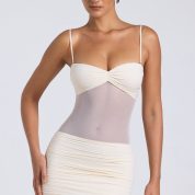 9815-Ivory_Eislyn_1.jpg