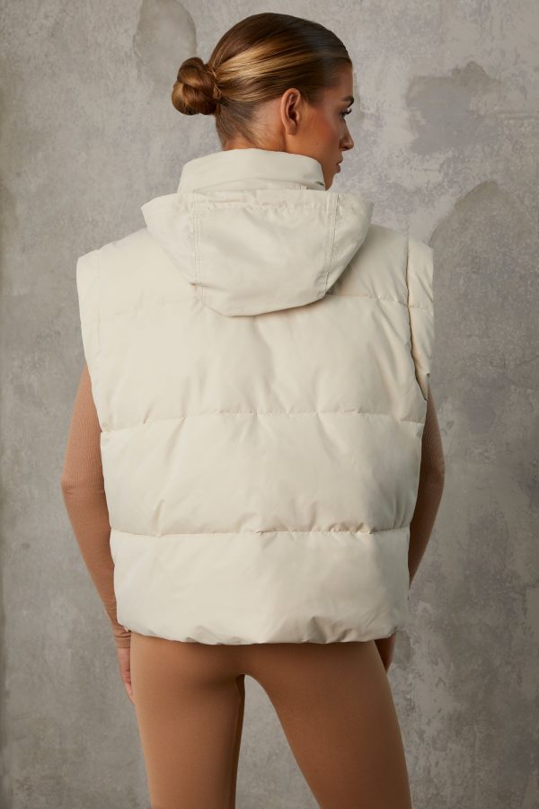 BT0786_11_Sand-Cropped-Puffer-With-Removable-Sleeves.jpg