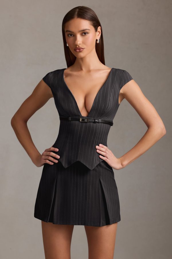 maelis-pinstripe-pleated-waistcoat-mini-dress-black_7_250304030138.jpg