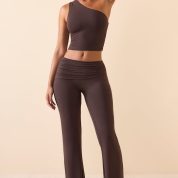 6205-ChocolateBrown_Hollis_1.jpg