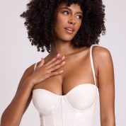 6340-7888-White_Nyx_Cassandra_5.jpg