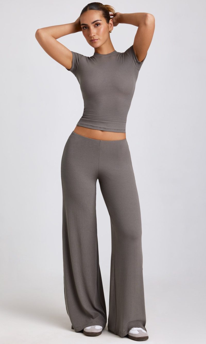 Mid Rise Wide Leg Trouser in Grey