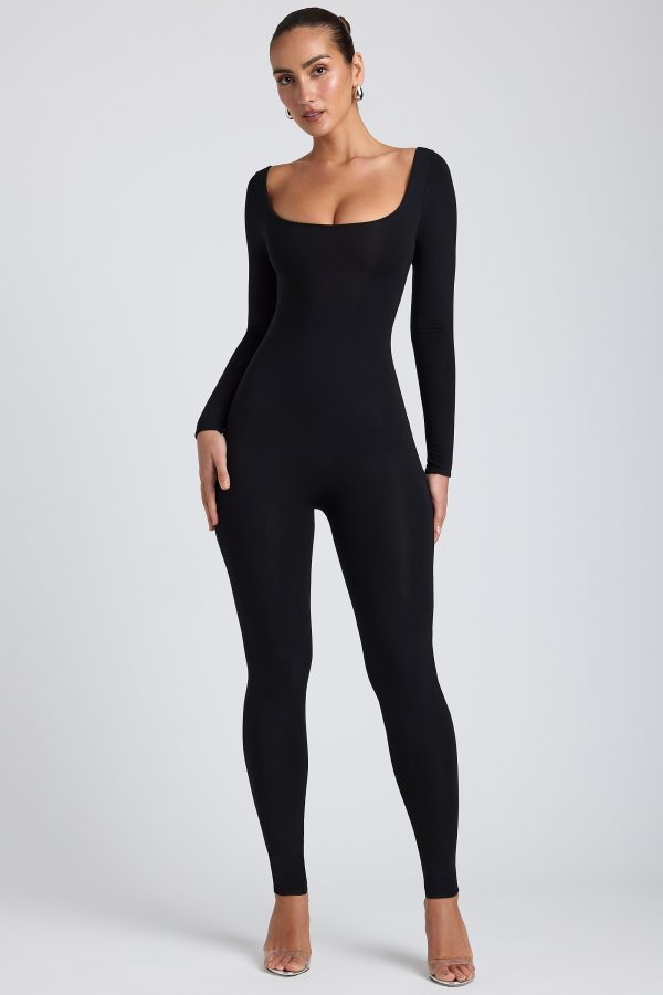 8122-Black_Elara_1.jpg