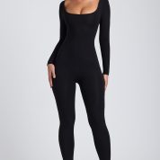 8122-Black_Elara_1.jpg