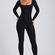 8122-Black_Elara_2.jpg