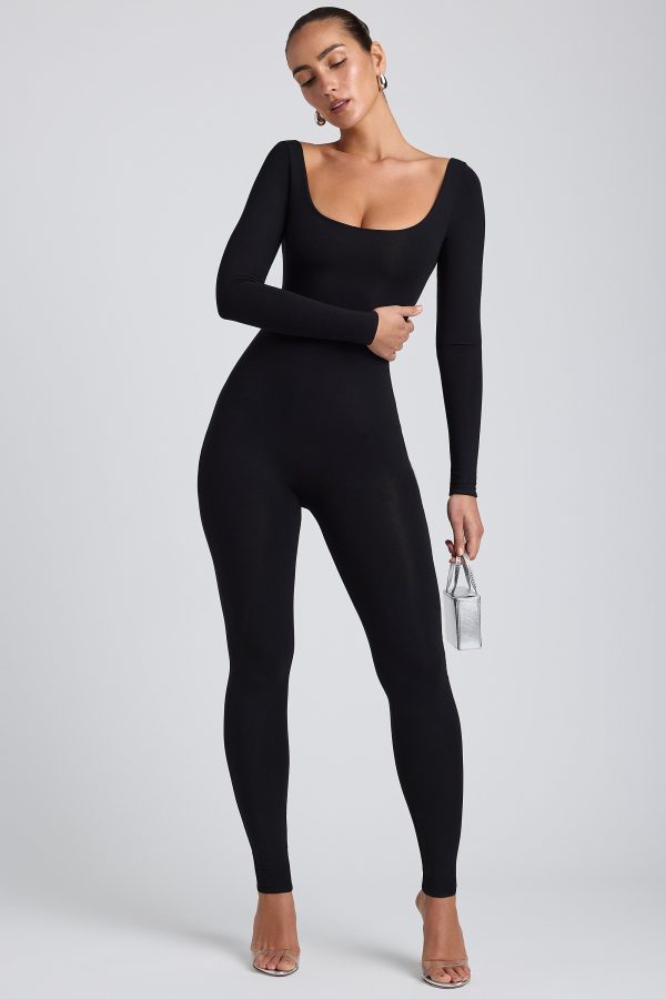 8122-Black_Elara_3.jpg