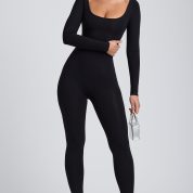 8122-Black_Elara_3.jpg