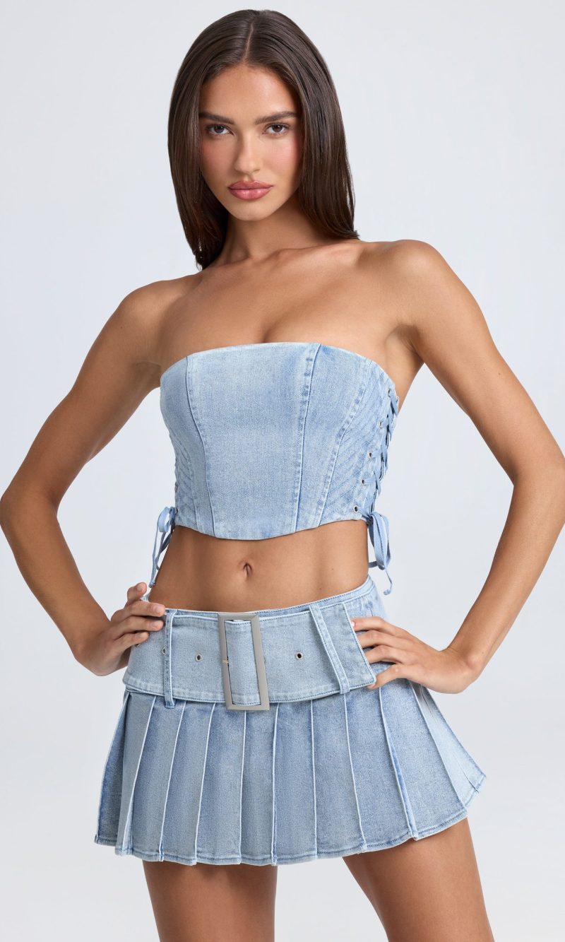 Belted Pleated Low-Rise Micro Mini Skirt in Light Blue Stonewash