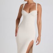 9730-Ivory_Nakia_3.jpg
