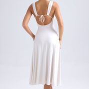 9806-Ivory_Thandie_8.jpg