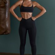 BT0605_BT0604_1_Black-Full-Lenght-Leggings-Scoop-Sport-Bra_69f214fa-afa6-422a-a007-029deeb25b55.jpg