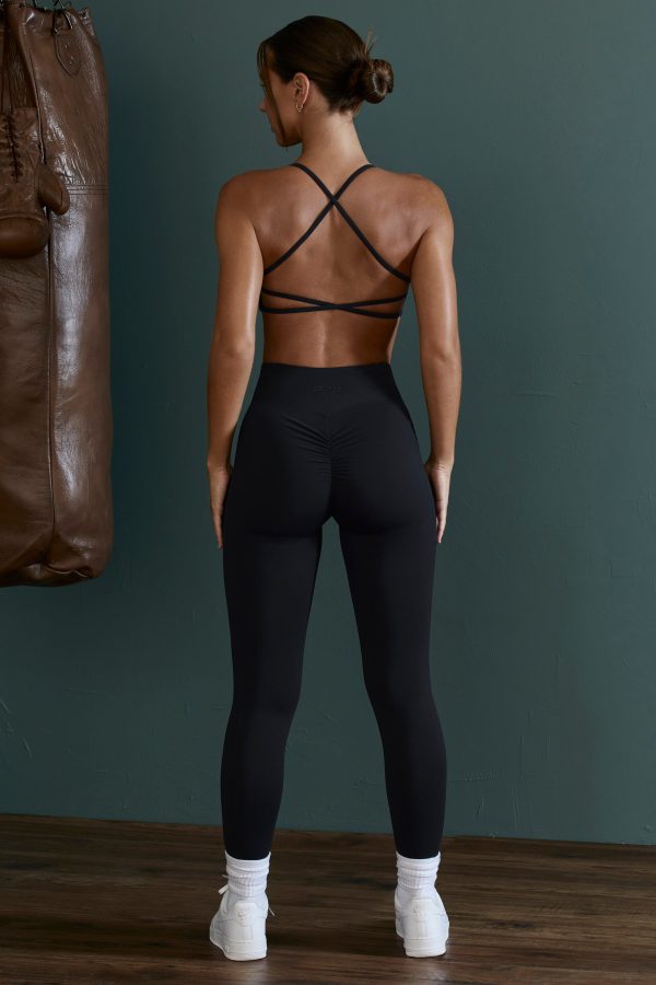 BT0605_BT0604_8_Black-Full-Lenght-Leggings-Scoop-Sport-Bra_2176229f-d3dc-4d36-b54f-cd48db1570cc.jpg
