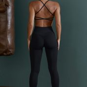 BT0605_BT0604_8_Black-Full-Lenght-Leggings-Scoop-Sport-Bra_2176229f-d3dc-4d36-b54f-cd48db1570cc.jpg