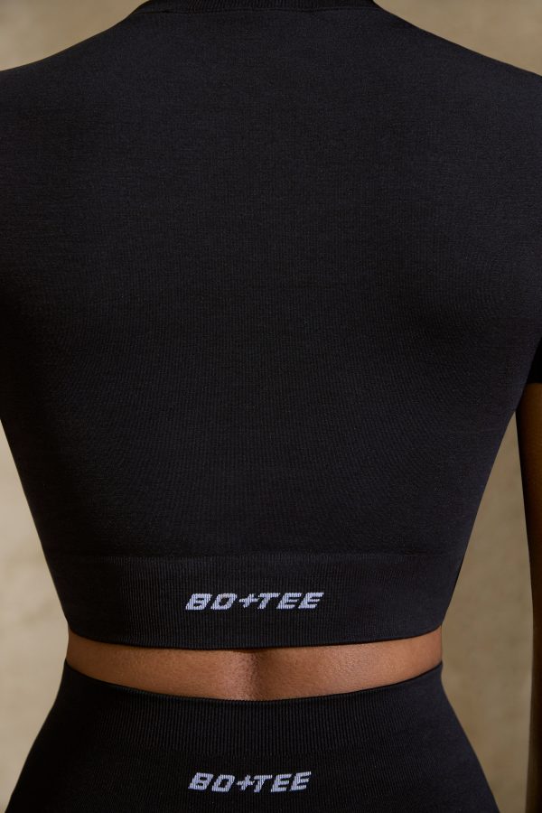 BT0672_6_Excel-Black-Cropped-Top.jpg