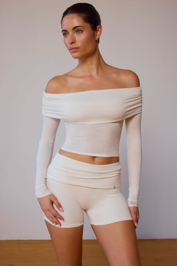 BT1591-SoftWhite_Balletclass_1.jpg