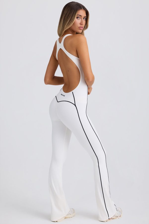 BT1645-White_ColourBlock_5_1f0fbd1a-124c-4a55-b619-ce7cae8d5d86.jpg