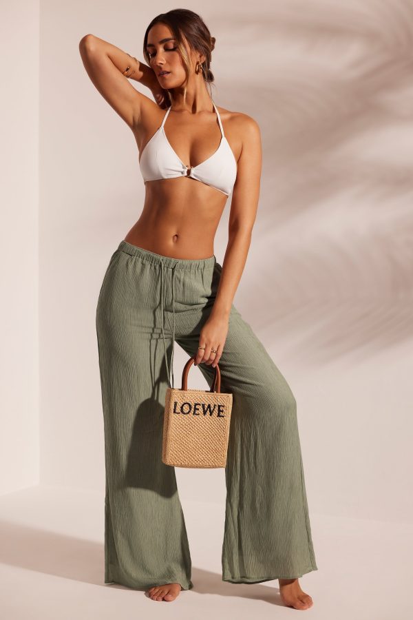 NS0419_2_Light-Green-Resort-Wear-White-Crinkle-Trousers.jpg