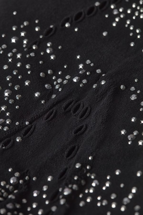 Seamless_Black-Embellished-1_dec94718-d0ff-4119-ab79-4190b089c4bb.jpg