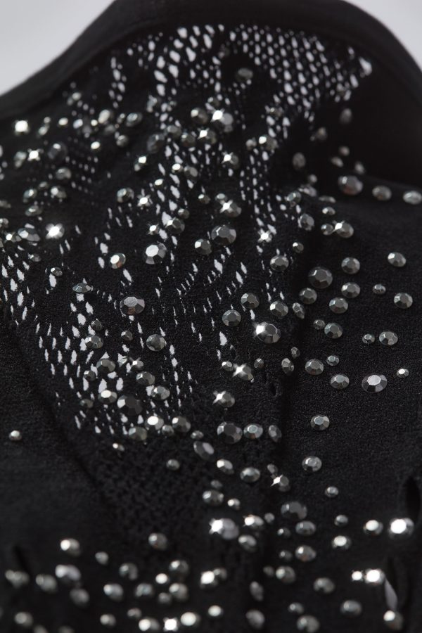 Seamless_Black-Embellished-3_667a978d-9fca-4ef1-a493-70f5113f8a39.jpg