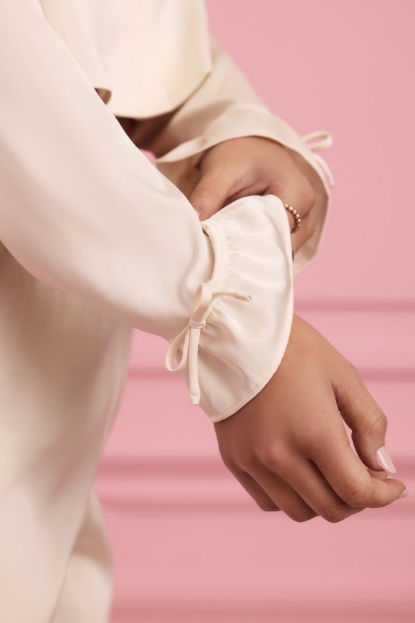 aimi-ruffle-trim-cropped-pyjama-top-ivory_5_241209125445.jpg