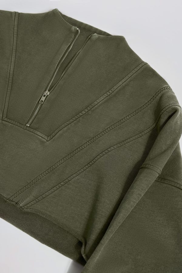 athleisure-cropped-sweatshirt-light-green_5_250307041634.jpg