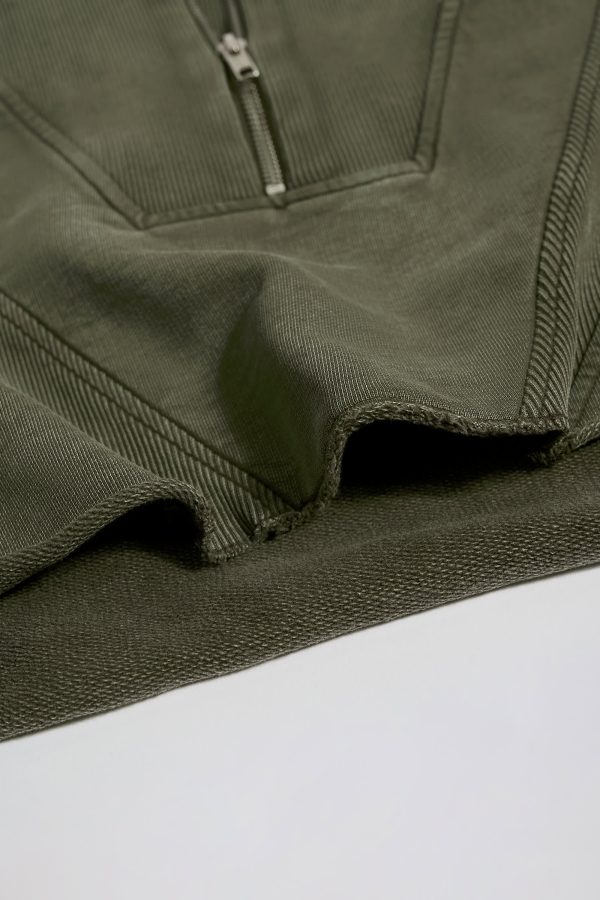 athleisure-cropped-sweatshirt-light-green_8_250307041634.jpg