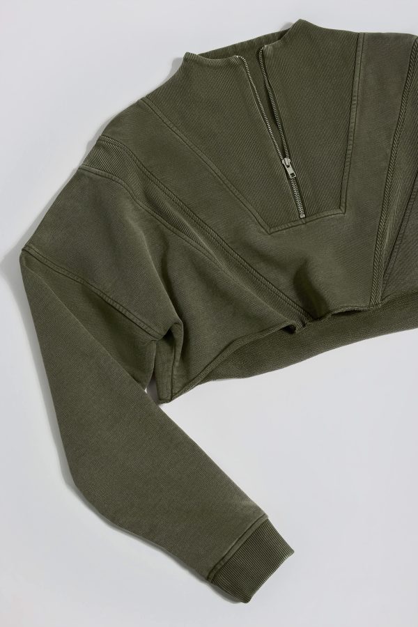 athleisure-cropped-sweatshirt-light-green_9_250307041634.jpg