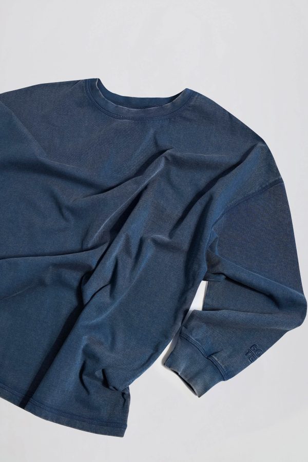 athleisure-long-sleeve-oversized-t-shirt-blue_6_250307040826.jpg