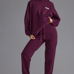 Relaxed Mid-Rise Joggers in Grape