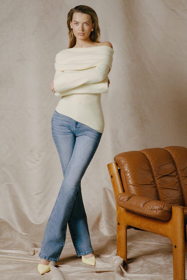 jacey-high-rise-flared-jeans-vintage-wash_1_250110033629.jpg