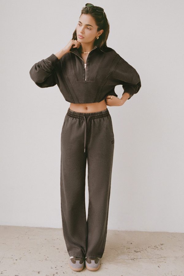 mid-rise-wide-leg-joggers-brown_1_250307040057.jpg
