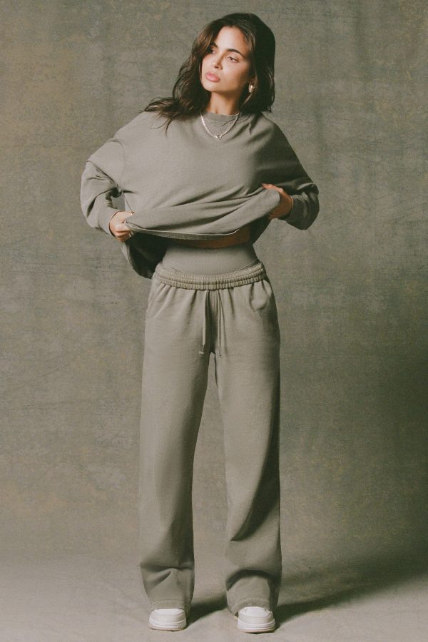 mid-rise-wide-leg-joggers-light-green_1_250307035859.jpg
