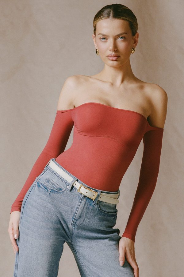 pammie-seamless-off-shoulder-long-sleeve-bodysuit-brick-red_1_25011003543.jpg