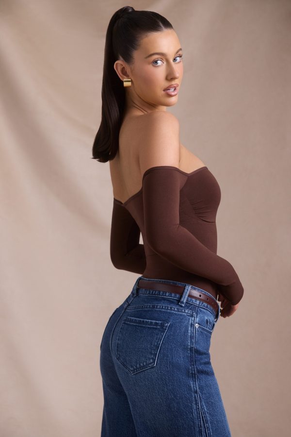 pammie-seamless-off-shoulder-long-sleeve-bodysuit-espresso_4_250110042639.jpg