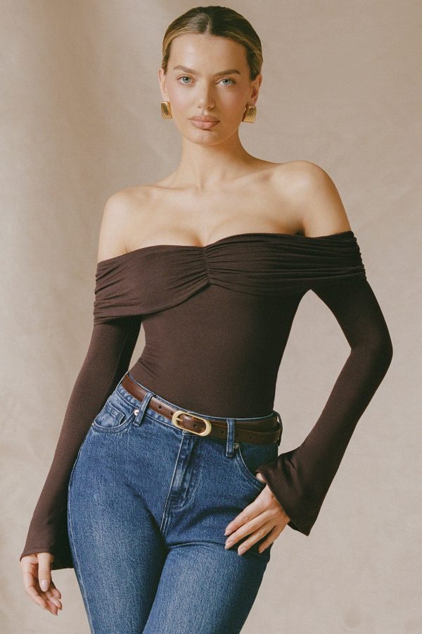 pavni-modal-cashmere-blend-off-shoulder-ruched-top-espresso_1_250110044236.jpg