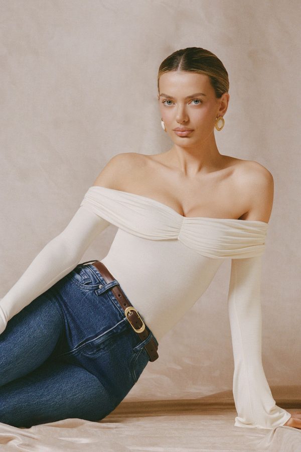 pavni-modal-cashmere-blend-off-shoulder-ruched-top-ivory_1_250110043213.jpg