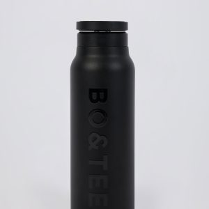 Magnetic Thermos-Insulated Stainless Steel Water Bottle in Black