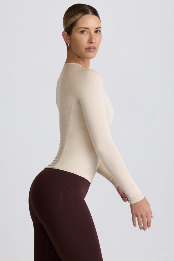 super-sculpt-comeback-season-ruched-side-long-sleeve-top-bone_5_250106024253.jpg