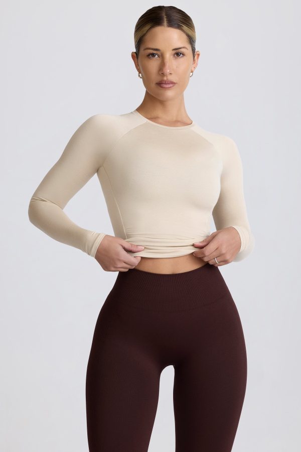 super-sculpt-comeback-season-ruched-side-long-sleeve-top-bone_9_250106024253.jpg